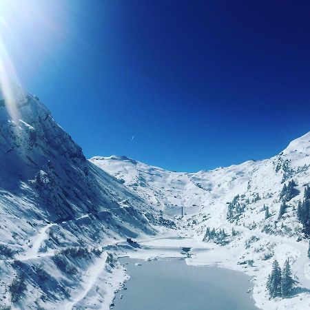 Penthouse Apartment 28m² in Avoriaz right next to 3 ski lifts, lake view Buitenkant foto
